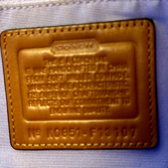 Coach • VTG • White/Tan Soho Hobo Shoulder Bag - Picture 9 of 14